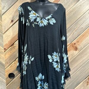 Beautiful Floral Print Back Cutouts Scalloped Lace Butterfly Sleeve Mini Dress